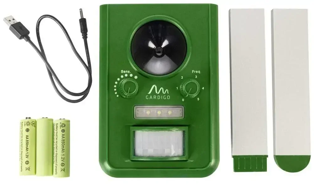 Vodotěsný solární ultrazvukový odpuzovač kun, koček, psů a zvěře