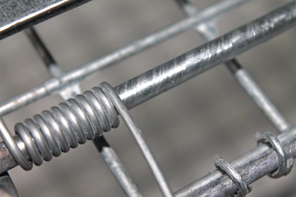 Profesionální sklopec 82x26x30 cm s pružinovým uzávěrem dvířek