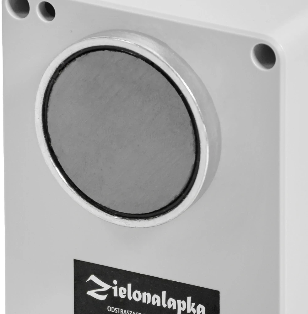 Profesionální odpuzovač kun a myší -dosah 1500m2  STRONG -C100